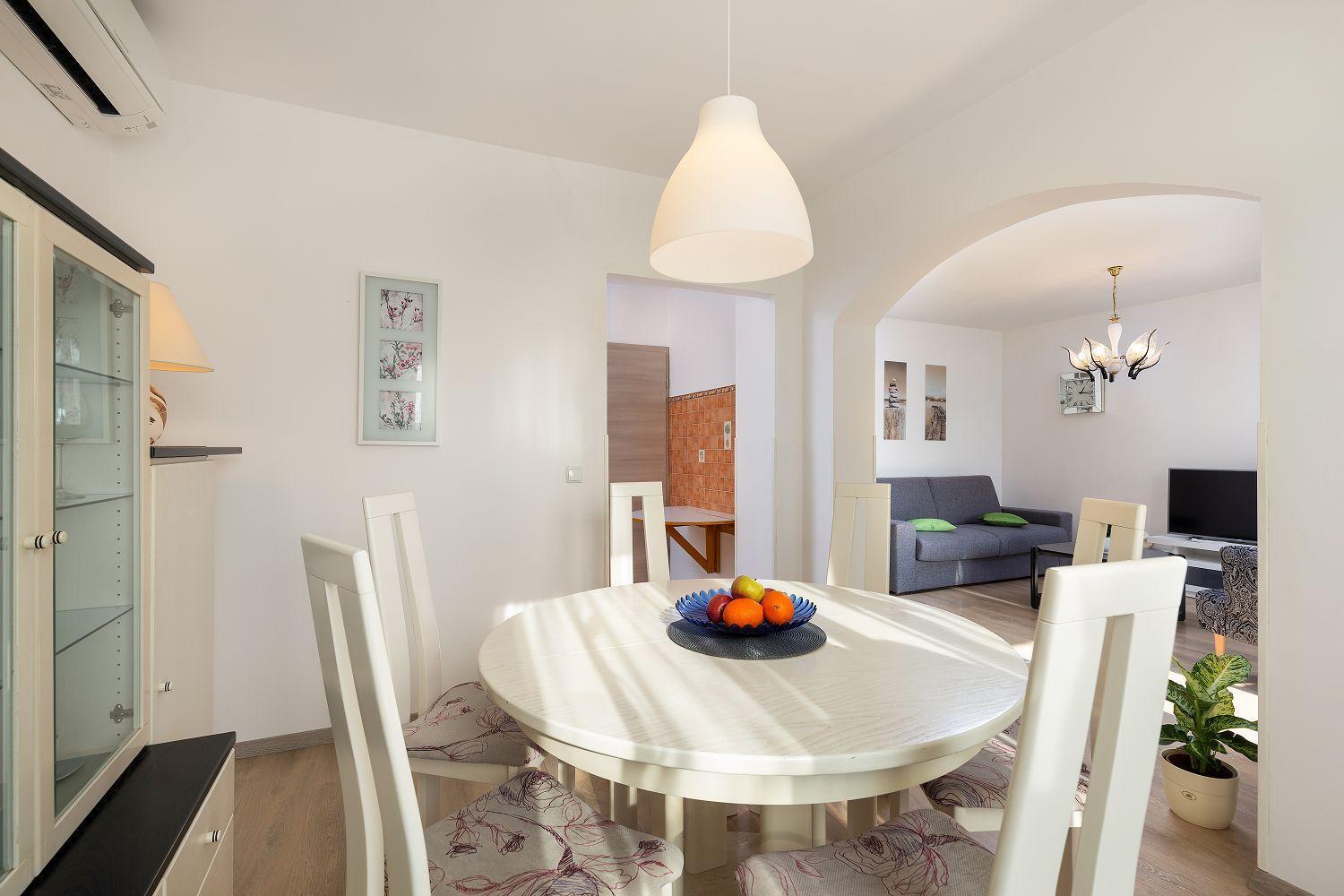 Neu Renovierte Ferienwohnung Mit Klima, Wlan, Terrasse Und Grill Pula Bagian luar foto
